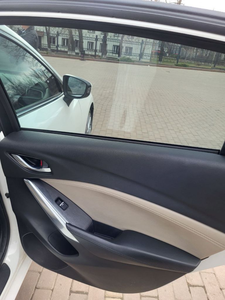 Mazda 6, 2016 г. объём 2.5, 192 л. с., акпп, комплектация grand touring, цвет белый перламутр, пробег 106 тыс. км, сборка япония, своевременное то, имеются все записи об обслуживании, вложений не требует, местный учёт, переоформление в мрэо, цена 1 790 000 рублей. торг. тел. +7 949 428 49 09 - фотография - 9