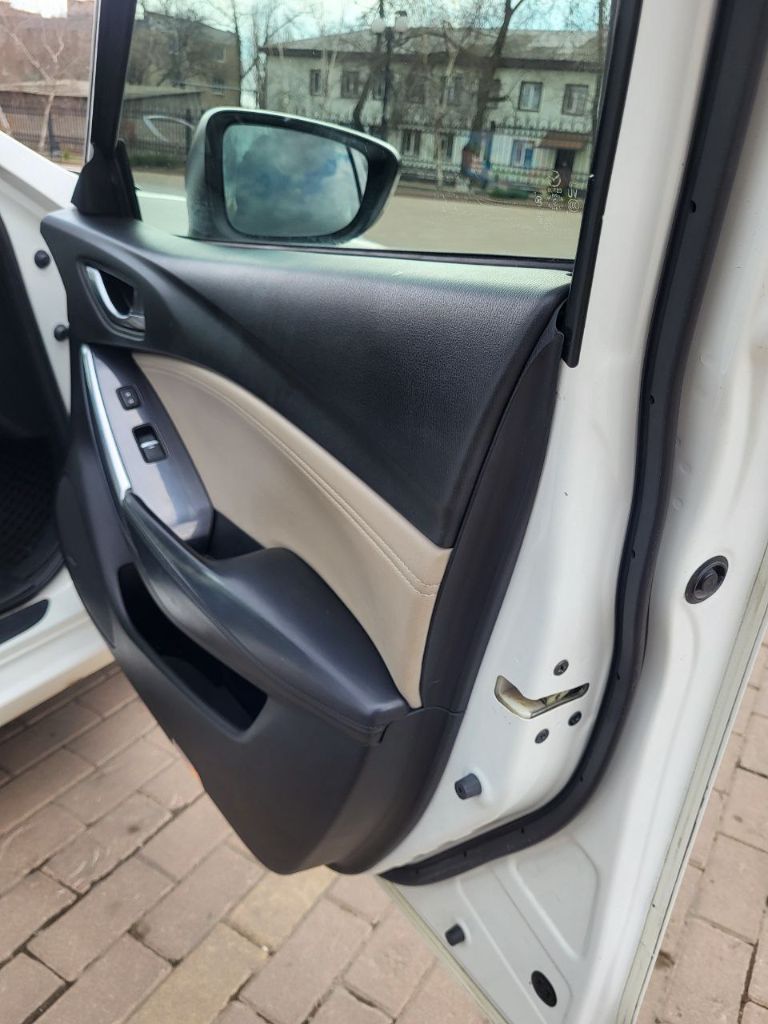 Mazda 6, 2016 г. объём 2.5, 192 л. с., акпп, комплектация grand touring, цвет белый перламутр, пробег 106 тыс. км, сборка япония, своевременное то, имеются все записи об обслуживании, вложений не требует, местный учёт, переоформление в мрэо, цена 1 790 000 рублей. торг. тел. +7 949 428 49 09 - фотография - 17