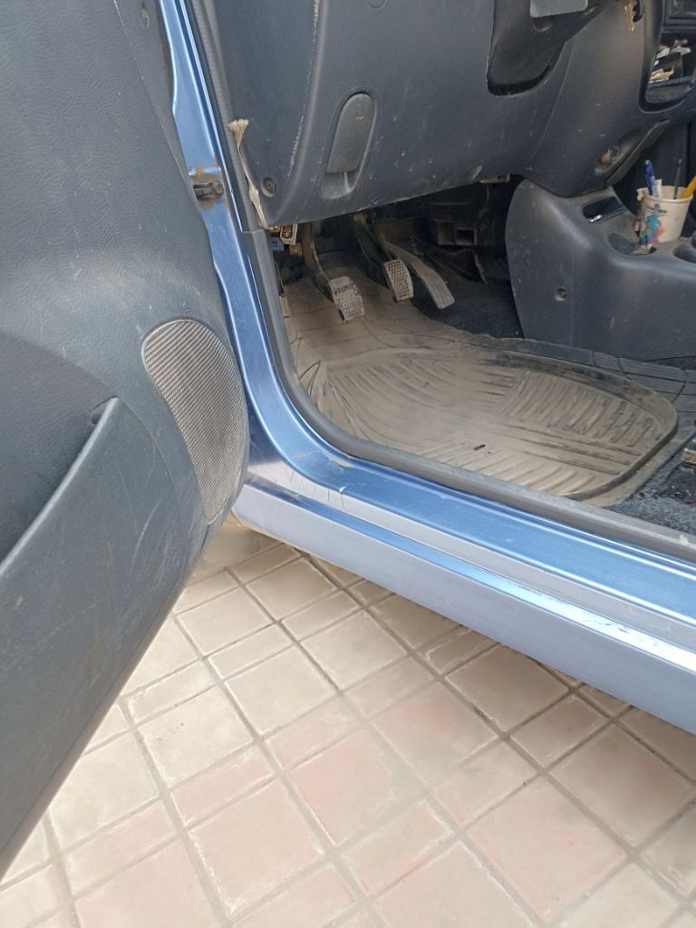 Продам дэо матиз 0.8 выпуск, 2007год. пробег 141000 км. не гнилая не ржавая. кондиционер, гидроусилитель руля, сигнализация, магнитола. м машиной идёт комплект зимней резины на дисках, новые колодки тормозные, шаровая опора, рулевые наконечники и другие. вопросы по телефону +79493030131. заменил поршневые кольца, ремни, помпу, масляные наконечники на клапанах. не гнилая, не ржавая. 290000 руб. - фотография - 2