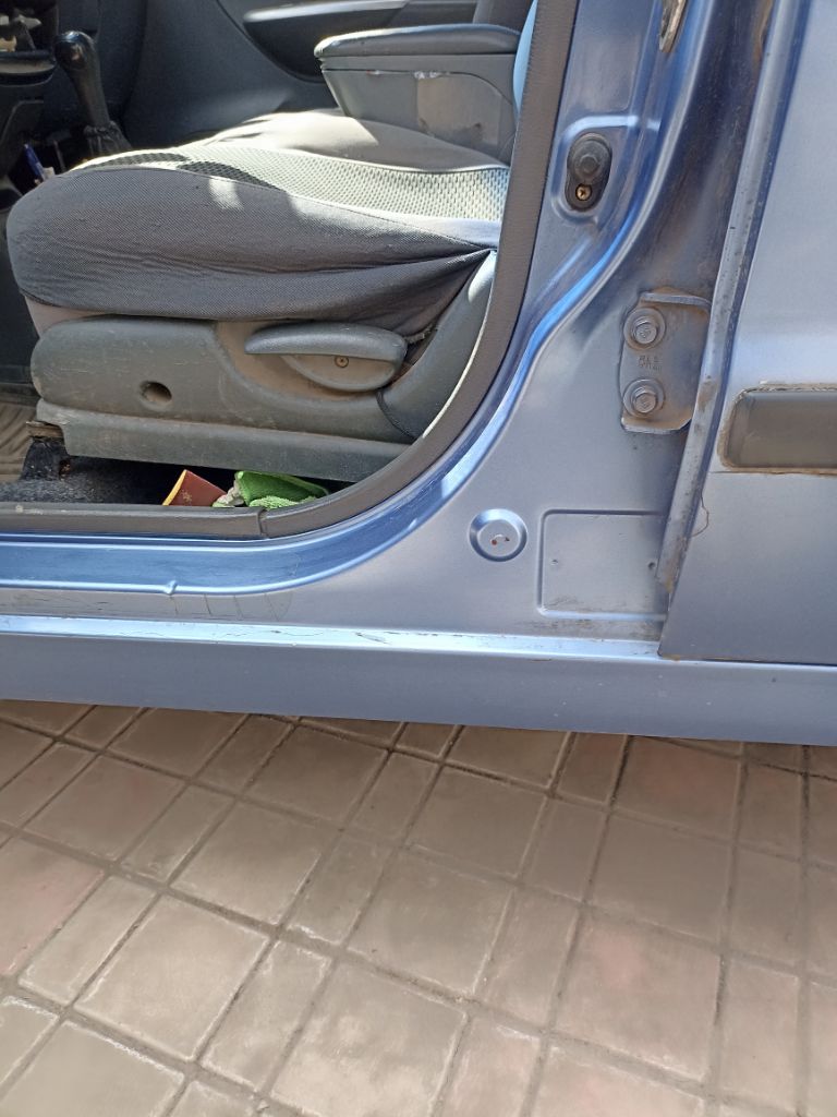 Продам дэо матиз 0.8 выпуск, 2007год. пробег 141000 км. не гнилая не ржавая. кондиционер, гидроусилитель руля, сигнализация, магнитола. м машиной идёт комплект зимней резины на дисках, новые колодки тормозные, шаровая опора, рулевые наконечники и другие. вопросы по телефону +79493030131. заменил поршневые кольца, ремни, помпу, масляные наконечники на клапанах. не гнилая, не ржавая. 290000 руб. - фотография - 3