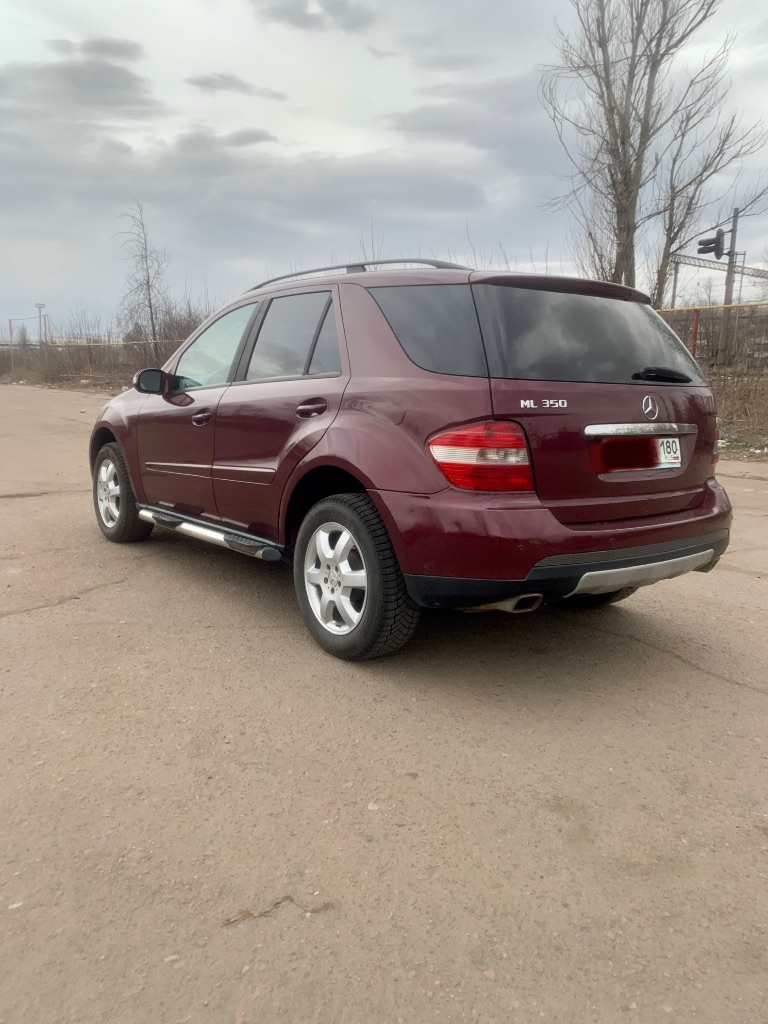 Продам mercedes benz w164.2006 год. 3,5 бензин. пробег 312 000.в хорошем состоянии. на пружинах. 2 комплекта колёс (зима r 18, лето r 20). 2 ключа. 1млн. 400 тыс. г. полное переоформление. харцызск. тел. +7 949 407 50 27 - фотография - 3