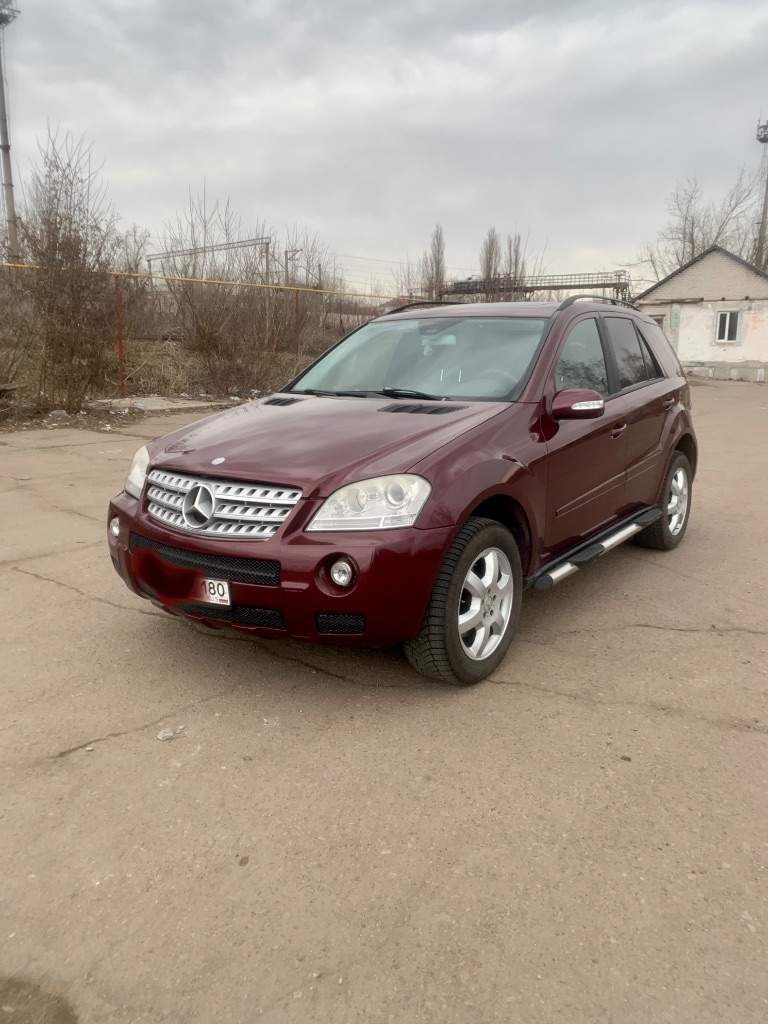 Продам mercedes benz w164.2006 год. 3,5 бензин. пробег 312 000.в хорошем состоянии. на пружинах. 2 комплекта колёс (зима r 18, лето r 20). 2 ключа. 1млн. 400 тыс. г. полное переоформление. харцызск. тел. +7 949 407 50 27 - фотография - 2