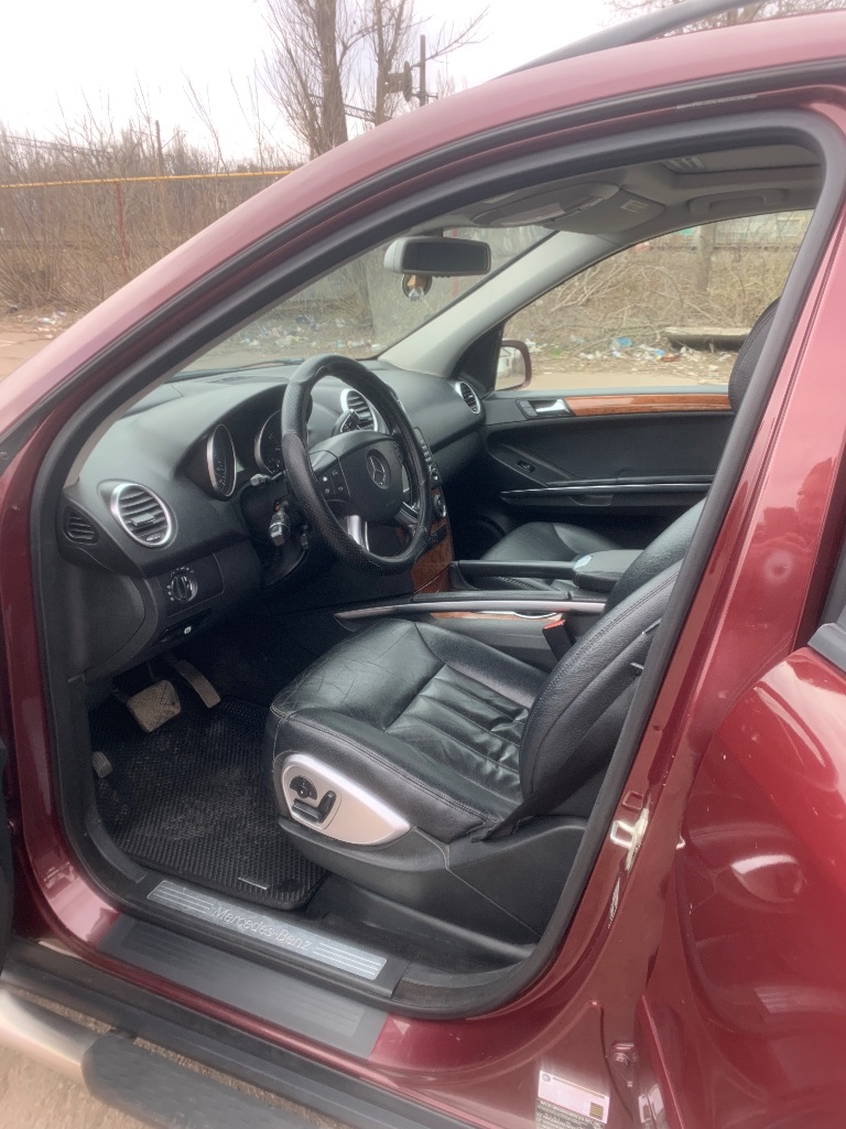 Продам mercedes benz w164.2006 год. 3,5 бензин. пробег 312 000.в хорошем состоянии. на пружинах. 2 комплекта колёс (зима r 18, лето r 20). 2 ключа. 1млн. 400 тыс. г. полное переоформление. харцызск. тел. +7 949 407 50 27 - фотография - 9