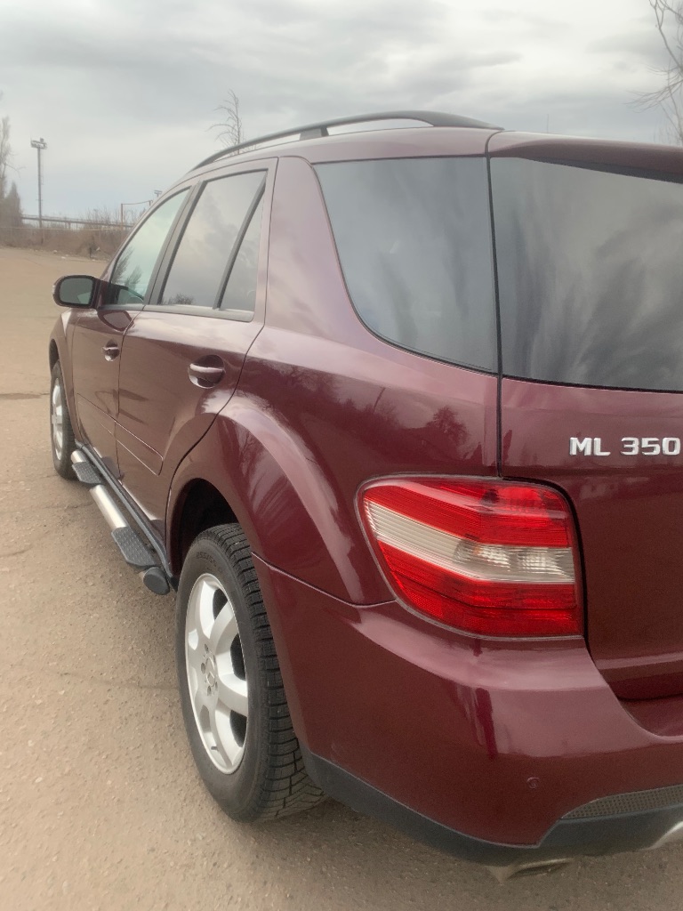 Продам mercedes benz w164.2006 год. 3,5 бензин. пробег 312 000.в хорошем состоянии. на пружинах. 2 комплекта колёс (зима r 18, лето r 20). 2 ключа. 1млн. 400 тыс. г. полное переоформление. харцызск. тел. +7 949 407 50 27 - фотография - 8