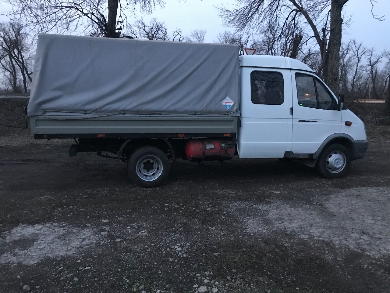 Газель дуэт 2014 год бензин газ 2.9 инжектор. машина не бита некрашена родные стёкла, рама в идеале, тент целый, борта не гнутые, мотор масло не ест, цена 950009 руб. 79493326276 - фотография - 11