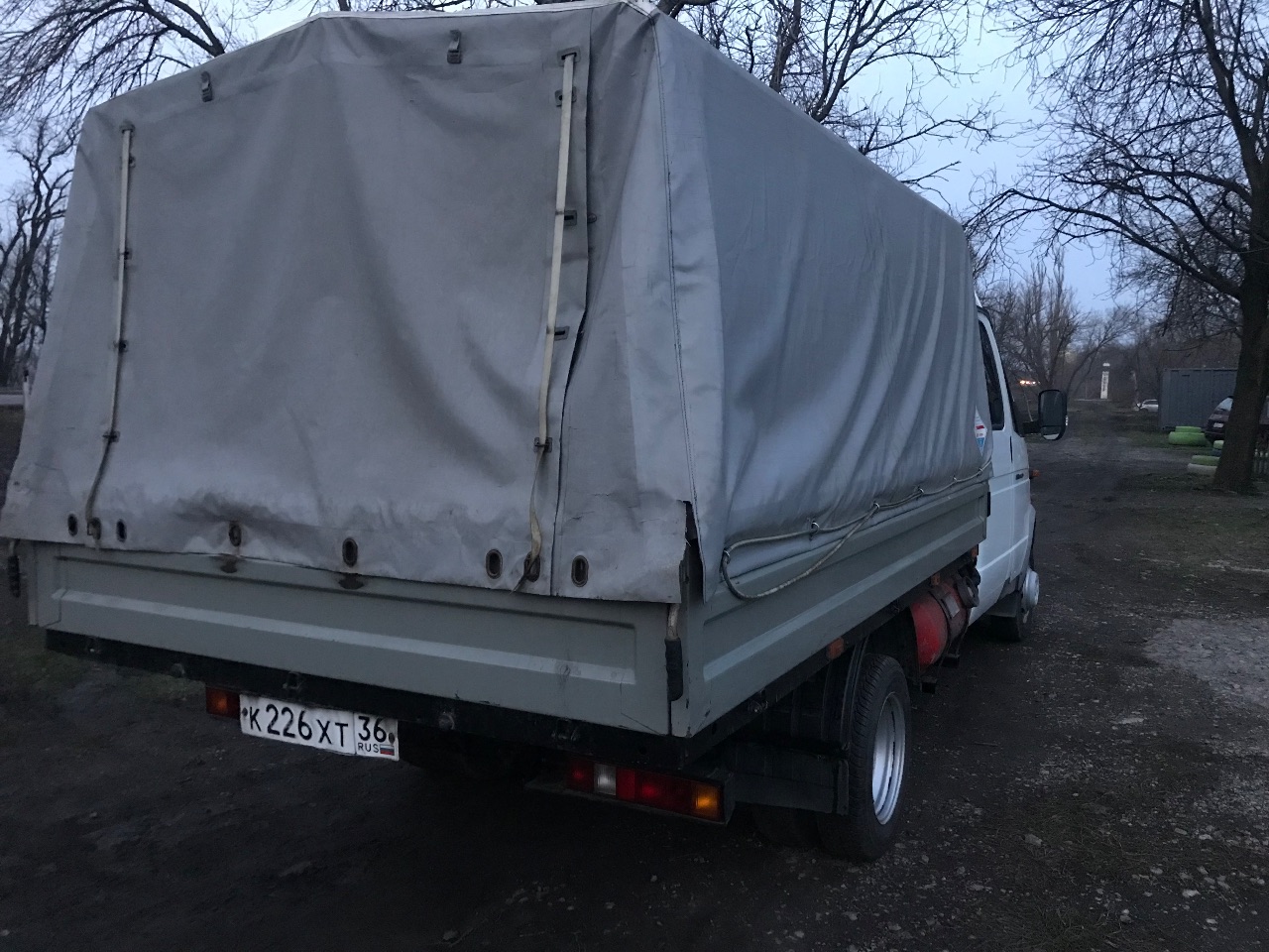 Газель дуэт 2014 год бензин газ 2.9 инжектор. машина не бита некрашена родные стёкла, рама в идеале, тент целый, борта не гнутые, мотор масло не ест, цена 950009 руб. 79493326276 - фотография - 12