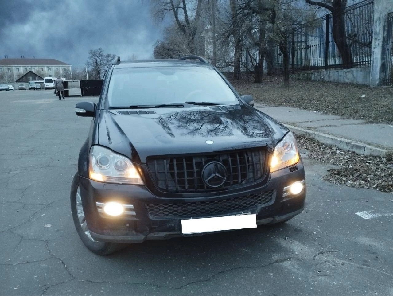 Цена : 800т. ₽ mercedes gl450 год 2006 объем 4.7 +79493826902 пробита прокладка гбц. на ходу! провер... - фотография