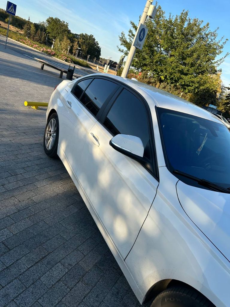 Продам bmw 318d 2018год 173 тыс пробег 2л дизель автомобиль полностью обслужен, не требует капиталовложений. в родном окрасе. +79494076441 - фотография - 4