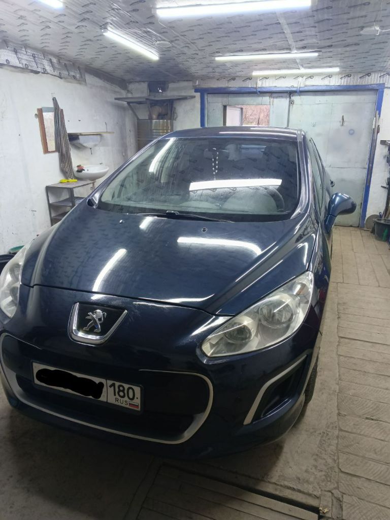 Продам пежо 308 хэтчбэк 2011года, автомат, пробег 132 тыс, объём 1,6. цена 550 тыс. торг. шахтерск. авто в хорошем состоянии на полном ходу, масла менялись во время, двигатель, коробка, ходовка без нареканий, сел и поехал. есть ньюансы по лкп. собственник, переоформление в мрэо. тел:79494037528. - фотография - 8