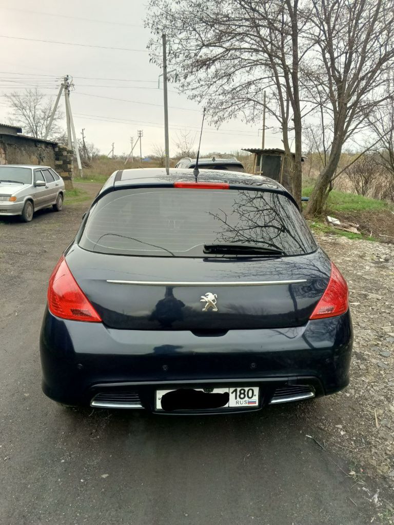 Продам пежо 308 хэтчбэк 2011года, автомат, пробег 132 тыс, объём 1,6. цена 550 тыс. торг. шахтерск. авто в хорошем состоянии на полном ходу, масла менялись во время, двигатель, коробка, ходовка без нареканий, сел и поехал. есть ньюансы по лкп. собственник, переоформление в мрэо. тел:79494037528. - фотография - 2
