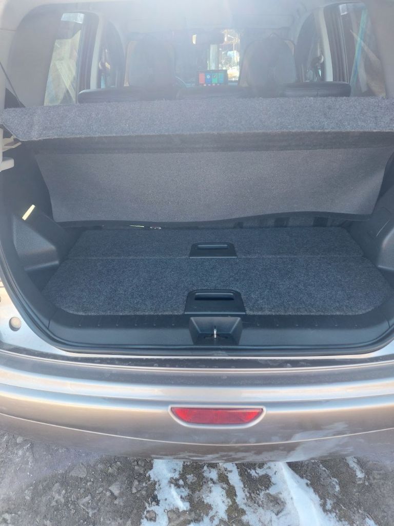 Продам ниссан ноте 2012г. 1,4 бензин, механика. пробег 230000 км. чистая, ухоженная. кондиционер, гур, абс, стеклоподъемники, подогрев сидений, камера заднего вида. омыватель фар и т. д., новый аккумулятор, свежее масло, два комплекта резины. вложений не требует. цена 730 тыс. руб. , торг. тел. +79493113075 анатолий - фотография - 4