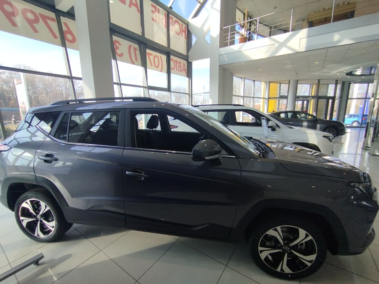 Москвич 6 бизнес, cvt москвич 6 – стильный, функциональный и технологичный. стоимость 1 900 000 ₽ комплектация: бизнес 1,5 литровый турбированный двигатель: 136 л. с., 4x2, cvt / 1,5т gdi: 174 л. с., 4x2, dct цвет: серый. основное оборудование: - люк с электроприводом, со шторкой. - электрическая регулировка водительского сиденья в 4-х направлениях и механическая в 2-х направлениях. - центральный задний подлокотник с 2-мя подстаканниками - климат-контроль - цифровая панель приборов с цветным экраном диагональю 7" - система кругового обзора 360° а приобрести новенький автомобиль вы можете у нас в автоцентре «сигналс-автодон» на разенкова, 14а. звоните, записывайтесь на тест-драйв. 🚙🚗 автосалон: ☎ +7949 358-35-36 | +7949 332-67-99 сто: ☎ +7 949 309-81-26 короткий номер «феникс»: 536 - фотография - 8