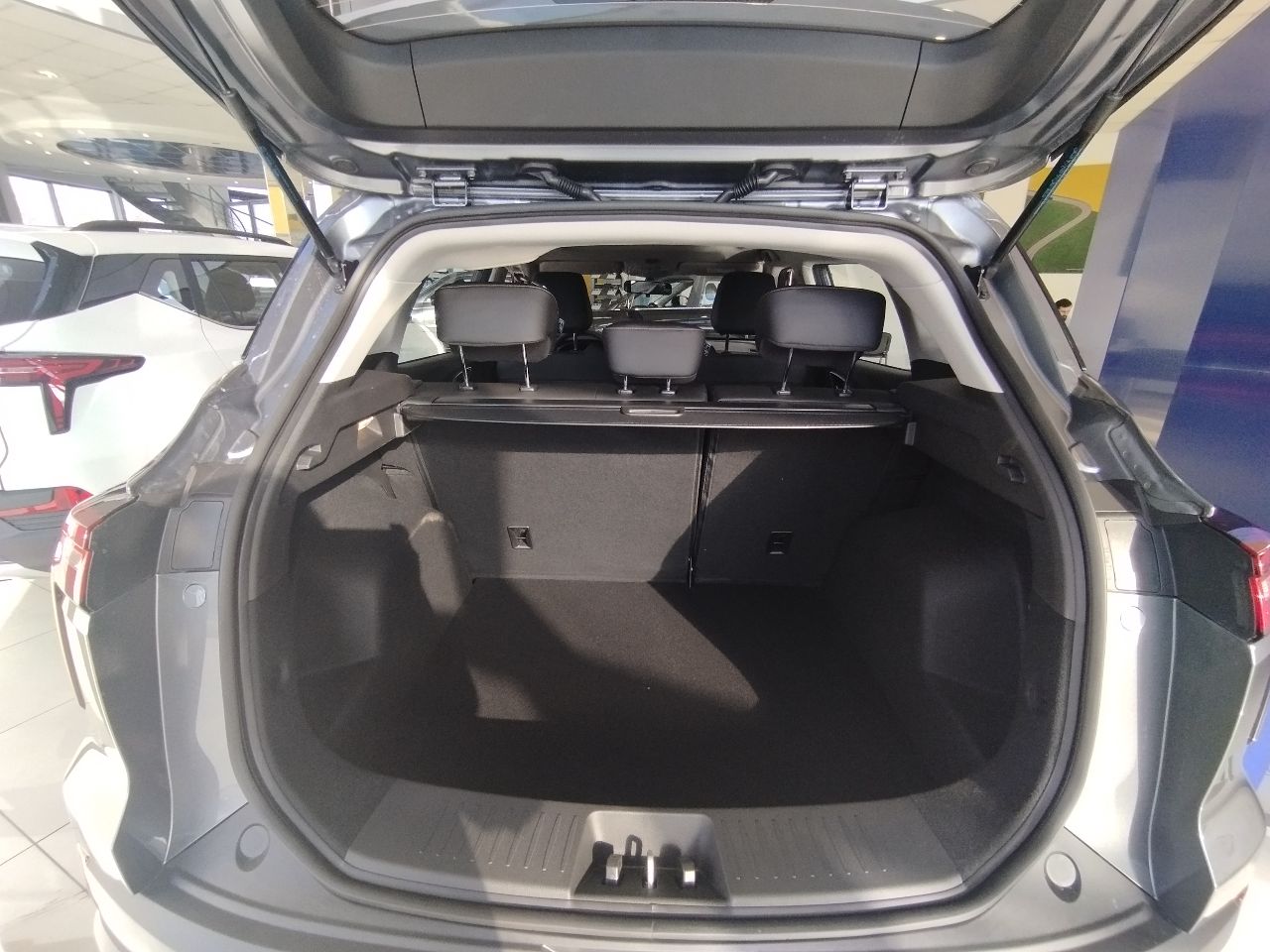 Москвич 6 бизнес, cvt москвич 6 – стильный, функциональный и технологичный. стоимость 1 900 000 ₽ комплектация: бизнес 1,5 литровый турбированный двигатель: 136 л. с., 4x2, cvt / 1,5т gdi: 174 л. с., 4x2, dct цвет: серый. основное оборудование: - люк с электроприводом, со шторкой. - электрическая регулировка водительского сиденья в 4-х направлениях и механическая в 2-х направлениях. - центральный задний подлокотник с 2-мя подстаканниками - климат-контроль - цифровая панель приборов с цветным экраном диагональю 7" - система кругового обзора 360° а приобрести новенький автомобиль вы можете у нас в автоцентре «сигналс-автодон» на разенкова, 14а. звоните, записывайтесь на тест-драйв. 🚙🚗 автосалон: ☎ +7949 358-35-36 | +7949 332-67-99 сто: ☎ +7 949 309-81-26 короткий номер «феникс»: 536 - фотография - 6