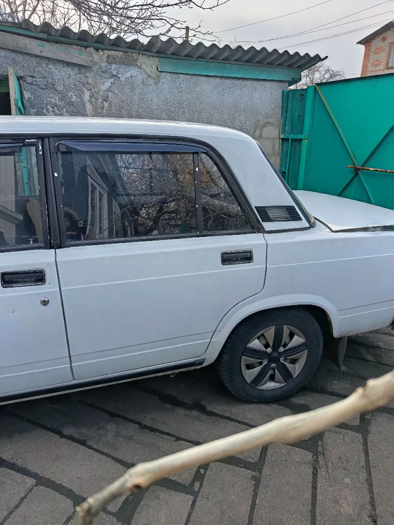 Продам ваз 2107 выпуск 2000 г. в хорошем состоянии без гнили и ржавчины за машиной смотрели чистый салон на зимней резине остальные вопросы по тел. +79493667323 разумный торг ц. 140 тыс. срочно - фотография - 5