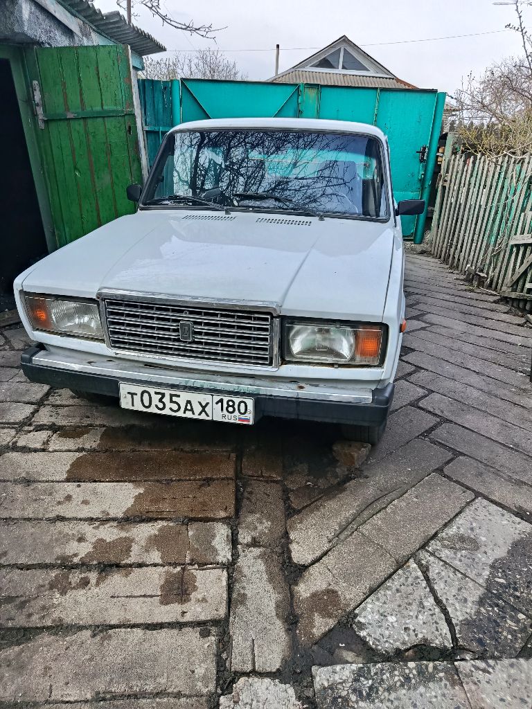 Продам ваз 2107 выпуск 2000 г. в хорошем состоянии без гнили и ржавчины за машиной смотрели чистый салон на зимней резине остальные вопросы по тел. +79493667323 разумный торг ц. 140 тыс. срочно - фотография - 3