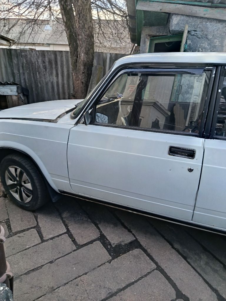 Продам ваз 2107 выпуск 2000 г. в хорошем состоянии без гнили и ржавчины за машиной смотрели чистый салон на зимней резине остальные вопросы по тел. +79493667323 разумный торг ц. 140 тыс. срочно - фотография - 4