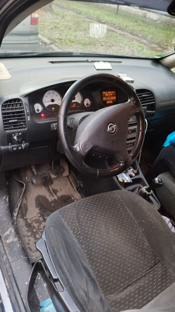 Продам авто опель зафира а 1.8 в нормальном состояние 2003г зимняя резина в подарок климат. круиз. музыка. электроподемники цена 600₽ +79496289676 андрей - фотография - 3