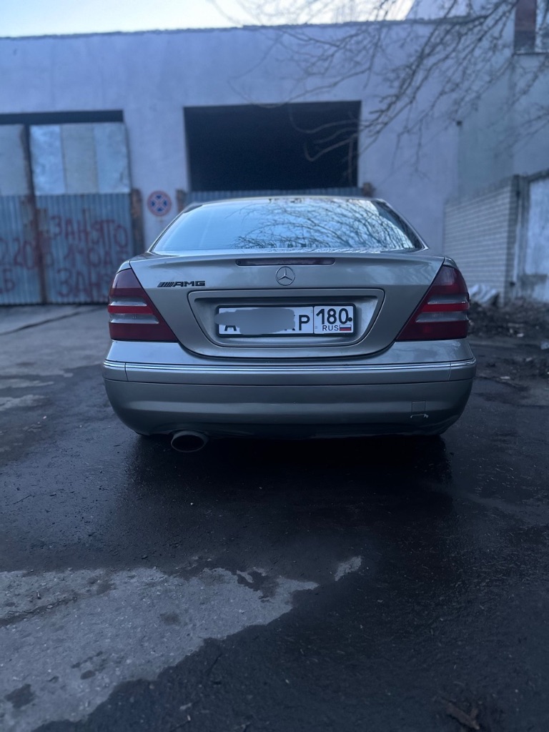 Продажа/обмен с вашей доплатой мерседес с w230 рестайлинговый 2004 год мотор 1.8 компрессорный на 192 лошадиных сил, едет очень бодро!!! по коробке и мотору нареканий нет надо заниматься лкп я хозяин все вопросы в личное сообщение в телеграм или вк +79493934602 - фотография - 3