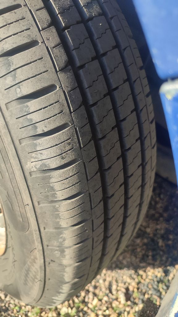 Фольцваген т 5 2007г. в. двигатель 2.5 цена 1300000. 2 комплекта резины на дисках. тел: +79493230844 - фотография - 2