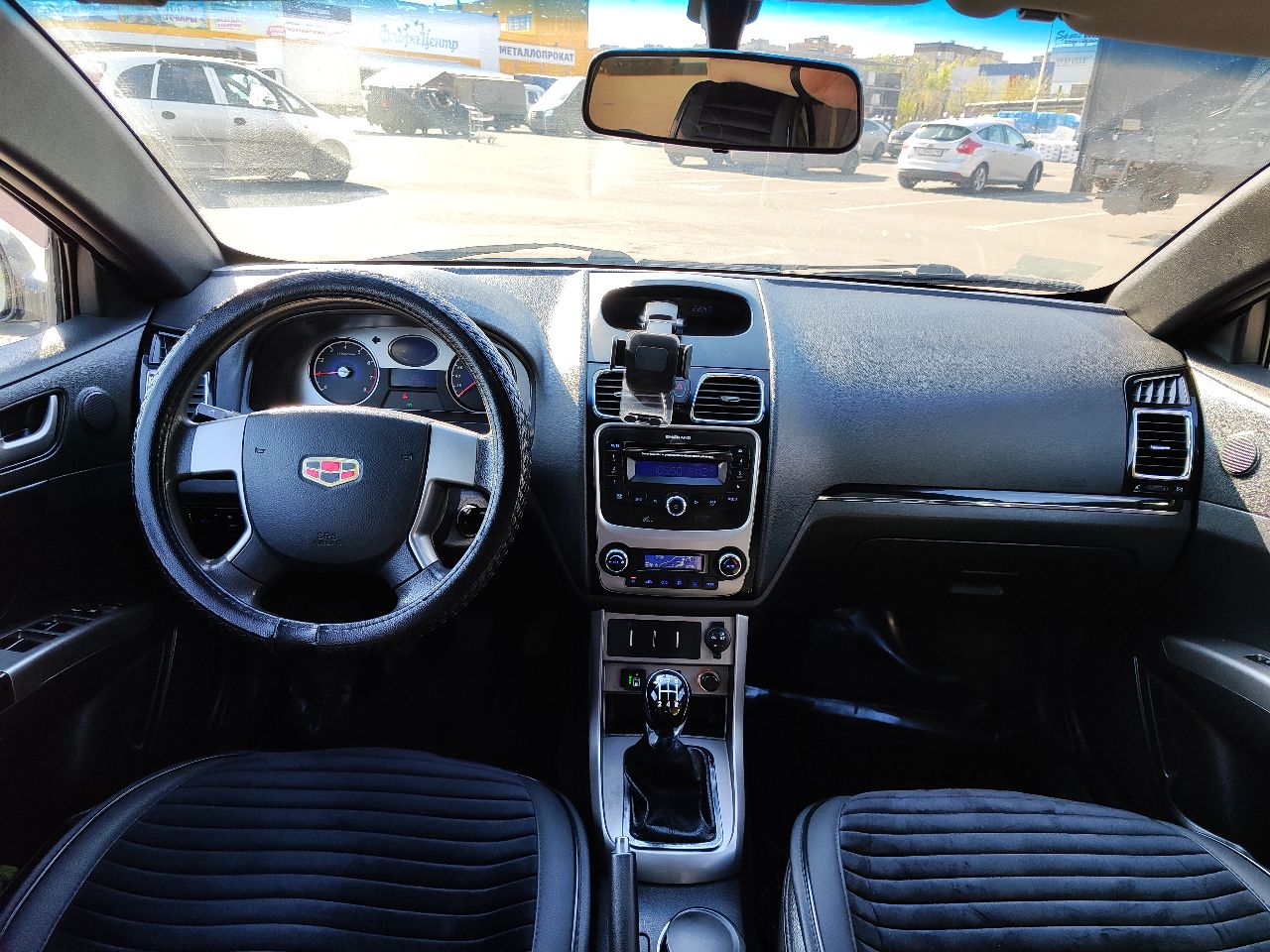 Продам geely emgrand ec7 2013 год, один хозяин (с автосалона) пробег 202000км. цена 600.000₽ цвет:коричневый. автомобиль в хорошем состоянии, не требует вложений. все делалось вовремя. технически полностью обслужен. резина зима-лето. без дтп. ✅двигатель 1,8 бензин/газ(евро4, редуктор tomasetto новый)вписан в стс. работает отлично, не троит, не дымит. check engine не горит. ✅мкпп переключает хорошо, передачи не выбивает. ✅ходовая перебрана (тормозные диски, колодки в круг), новые передние стойки амортизаторов. ✅гур, abs, ebd ✅климат-контроль (холодит 🥶, греет🔥) ✅электропакет(обогрев боковых зеркал, заднего стекла, стеклоподъемники, задание парктроники) есть всё для комфортной езды. 🚀езжу каждый день. 🚗 конечно, есть следы эксплуатации (были косметические подкрасы, время берёт своё) 👨‍🎓 юридически чист!!!на местном учёте!!! с документами порядок!!!оформление через мрэо!!! 👀осмотр донецк. торг. ☎звоните +7(949) 3098712 - фотография - 6