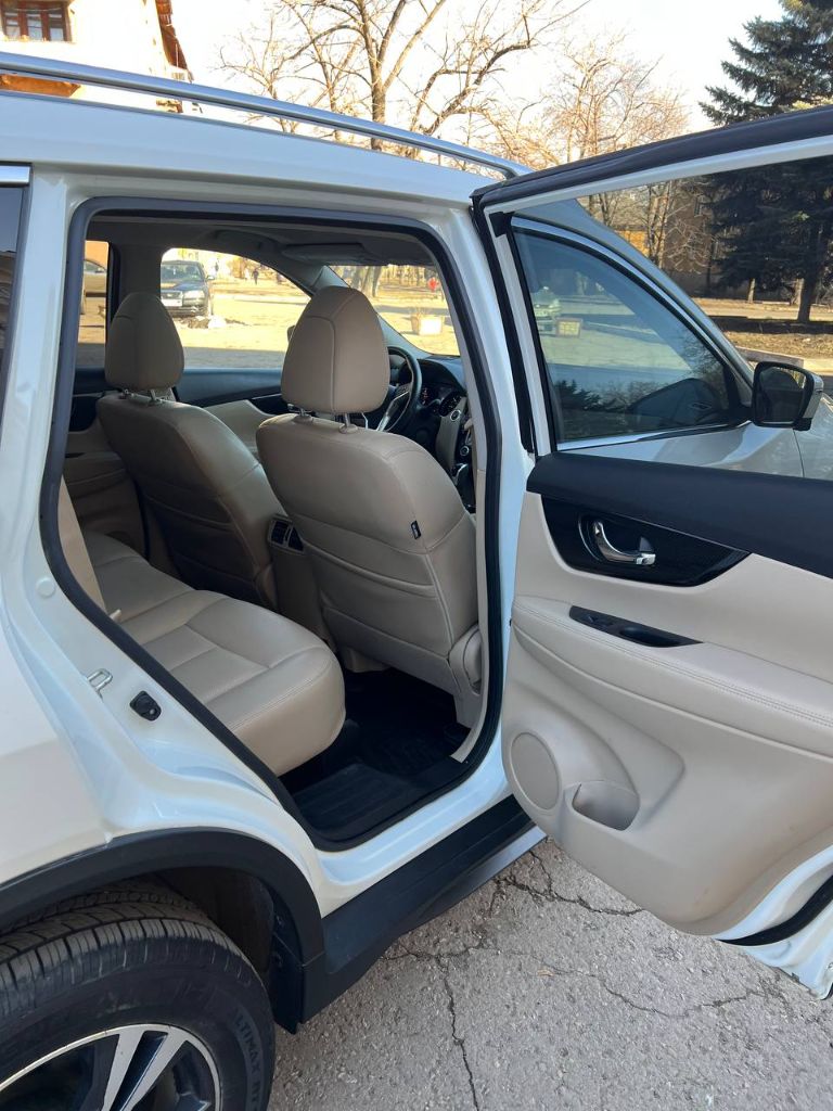 Продам нисанн рог, 2018 г. полный привод, максимальная комплектация, минимальный удар/задний бампер/, пробег 119000 км, цена 2380000 руб, цвет белый перламутр. пробег по днр 5000 км. идеал. состояние. тел. +79493185445 безопасность целая - фотография - 6