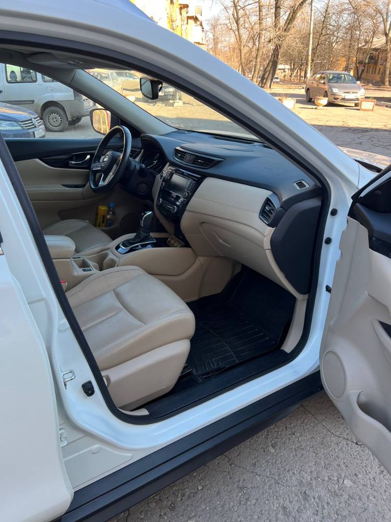 Продам нисанн рог, 2018 г. полный привод, максимальная комплектация, минимальный удар/задний бампер/, пробег 119000 км, цена 2380000 руб, цвет белый перламутр. пробег по днр 5000 км. идеал. состояние. тел. +79493185445 безопасность целая - фотография - 3