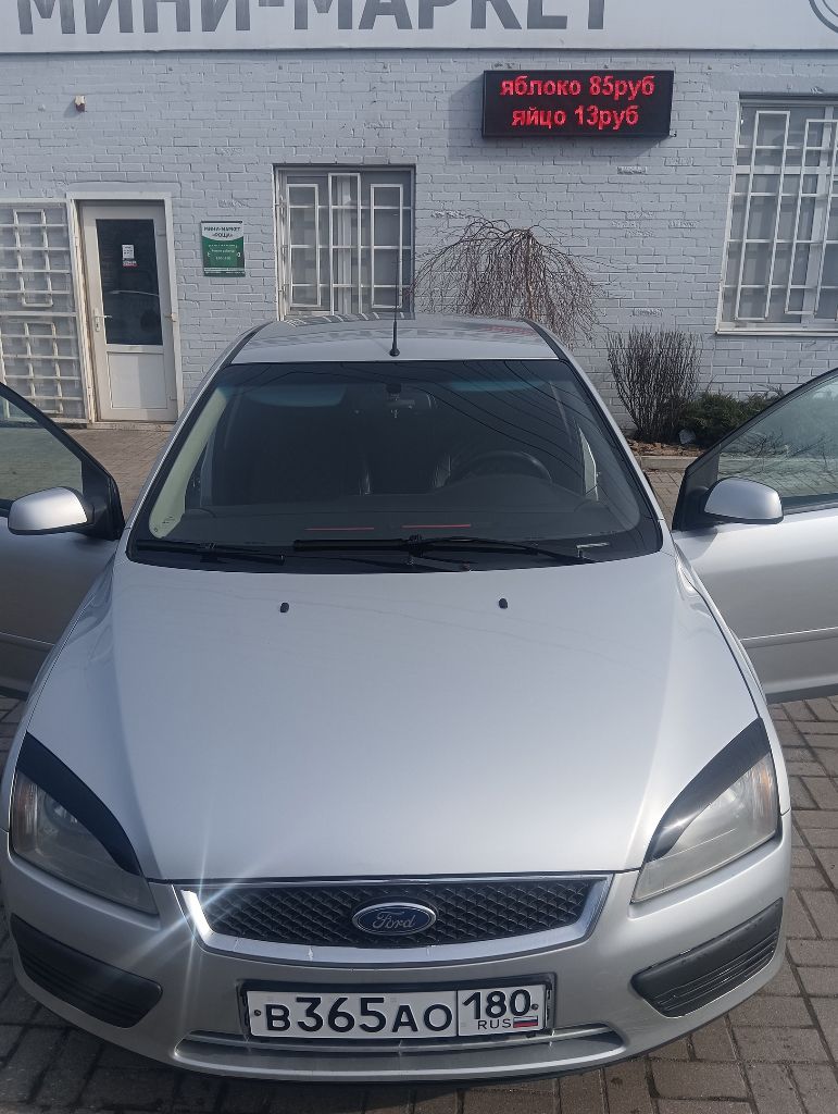 Продам форд фокус2 2007 года обслужен сел поехал цена 550000торг при большом желании. +79493300962 я... - фотография