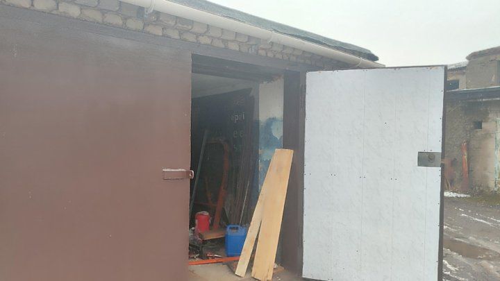 Донецк+7949=449=4002 продаёт зять авто mazda haima 3 1.8 mt, 2011, 180 000 км за 200т р после не большого дтп всё работает уезжает теперь срочно продаёт дёшово за пол цены документы в порядке постояный учёт регион 180 звоните узнавайте по тел любое время донецк калинин р-он у покровский церкови бул шевченко во дворе стоит - фотография - 2