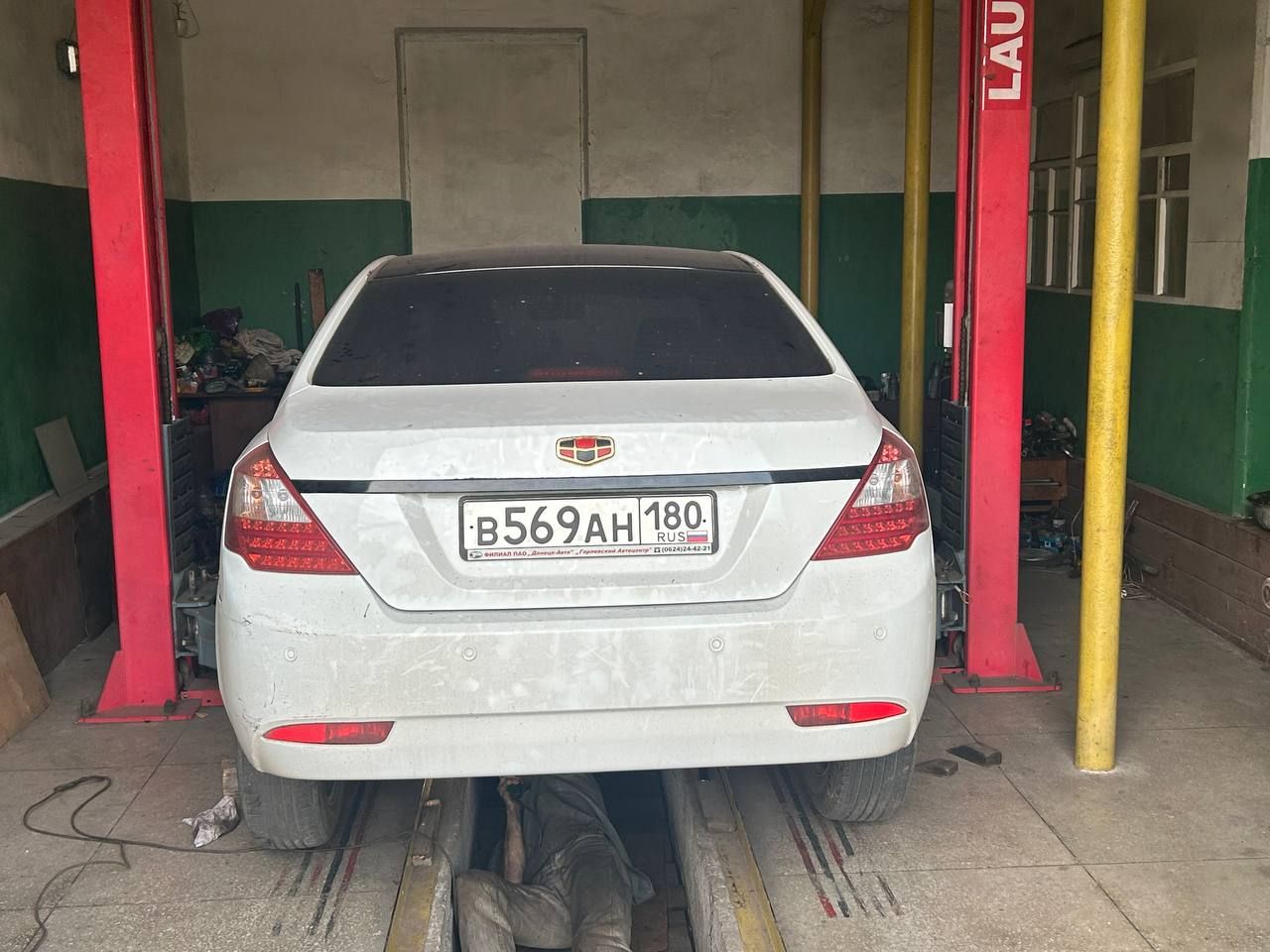 Продам geely emgrand ec7 2013 г. 122 тысячи пробега. третий хозяин. по кузову есть моменты, коробка и двигатель без нареканий. в комплекте зимняя резина и новые суппорта. территориально енакиево. есть газ. 430 тысяч с торгом. - фотография - 2