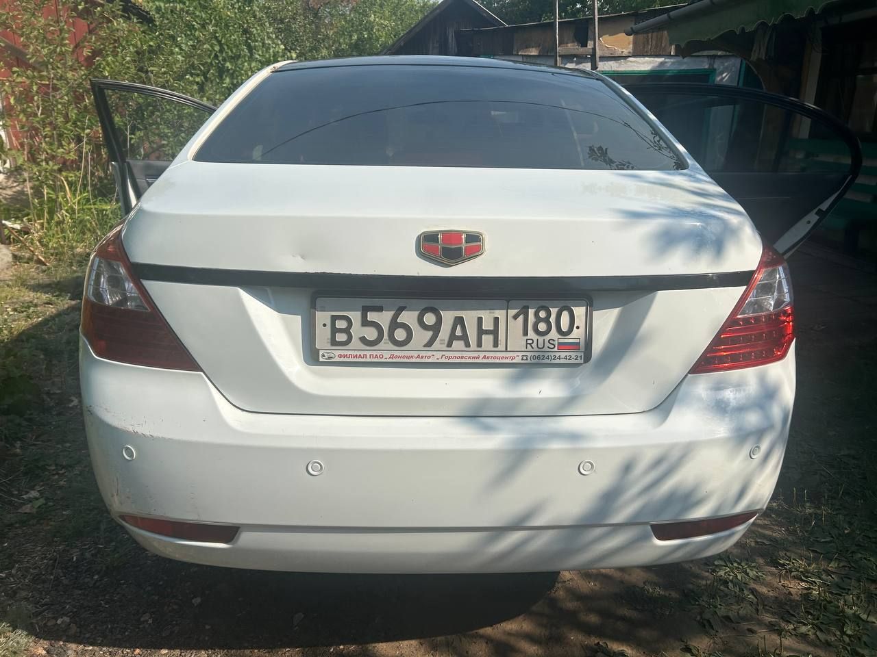 Продам geely emgrand ec7 2013 г. 122 тысячи пробега. третий хозяин. по кузову есть моменты, коробка и двигатель без нареканий. в комплекте зимняя резина и новые суппорта. территориально енакиево. есть газ. 430 тысяч с торгом. - фотография - 3