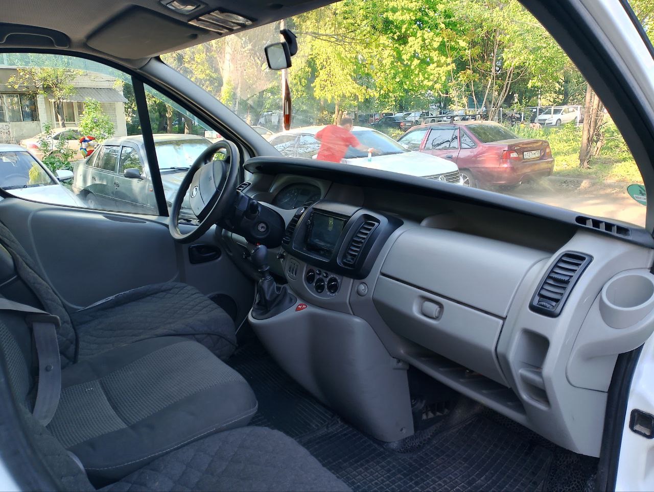 Нисан примастар 2л дизель 2008 год мкпп-6ст, интересен обмен на опель зафира, и тд фиат добло и тд внедорожник санта фе хонда срв и т. д авто у меня два года, год назад поменял двигатель на контрактный с пробегом 76000 км документы все имеються, старый, двигатель отдам в нагрузку со всем навесным турбина, свечи датчики и тд, за год наездил 7000 тыс. сейчас поменял масло в двигателе и коробке, заменена полностью вся ходовая и подвеска т е амартизаторы, пружины, стойки, новая рулевая рейка оригинал, сайленблоки, шаровые и т. д замена всех жидкостей атифриз, торм. гур, вообщем машина полночтью обслужена, двигатель за 7000 тыс, пробега ни грамма масла любые проверки по авто я хозяин без права отчуждения тел +79494527429 алексей или в л/с донецк кировский район - фотография - 4