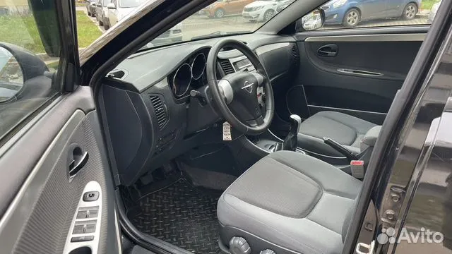 Донецк+7949=449=4002 продаёт зять на ходу авто (аналог mazda) haima 3 1.8 mt, 2011,180т км продаёт за 120 тыс руб после обстрела на капот справой стороны повредился нет капота и сделать правый бок последнее фото смотрите а так всё работает он уезжает на плановый осмотр успеть срочно продаёт за треть цены а он покупал за 850т р а так документы в порядке постояный учёт регион 180 звоните узнавайте по тел любое время донецк калинин р-он у покровского храма рядом дом на бул шевченко 129 во дворе стоит машина - фотография - 4