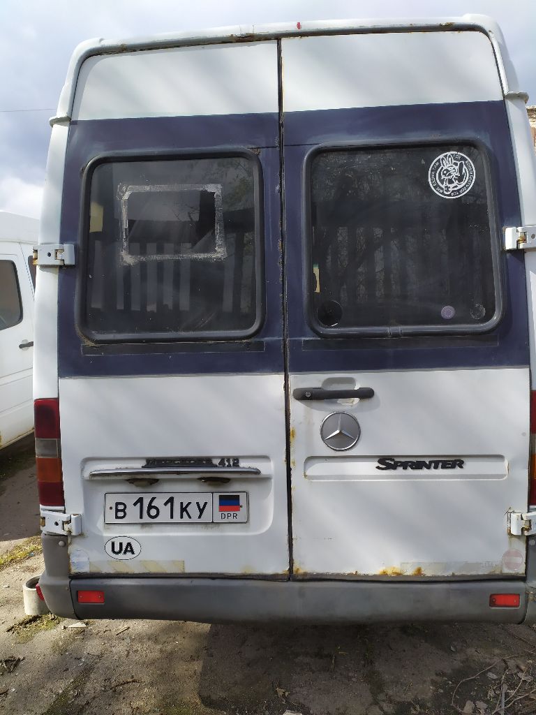 Продается автобус мерседес спринтер 412 d. пассажирский, 18+1 место, спарка. год выпуска-1998 г. , объем двигателя - 2,9. аккумулятор новый, двигатель масло не берет. ходовая часть в порядке. на кузове имеется небольшая ржавчина. уена -950000 руб. тел. +7 9494784033 - фотография - 21