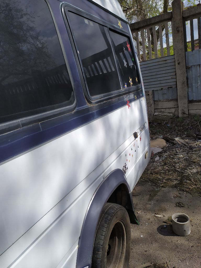 Продается автобус мерседес спринтер 412 d. пассажирский, 18+1 место, спарка. год выпуска-1998 г. , объем двигателя - 2,9. аккумулятор новый, двигатель масло не берет. ходовая часть в порядке. на кузове имеется небольшая ржавчина. уена -950000 руб. тел. +7 9494784033 - фотография - 18