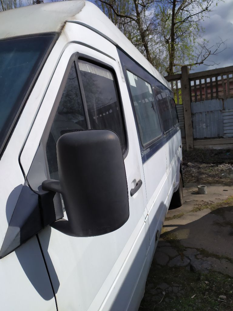 Продается автобус мерседес спринтер 412 d. пассажирский, 18+1 место, спарка. год выпуска-1998 г. , объем двигателя - 2,9. аккумулятор новый, двигатель масло не берет. ходовая часть в порядке. на кузове имеется небольшая ржавчина. уена -950000 руб. тел. +7 9494784033 - фотография - 20