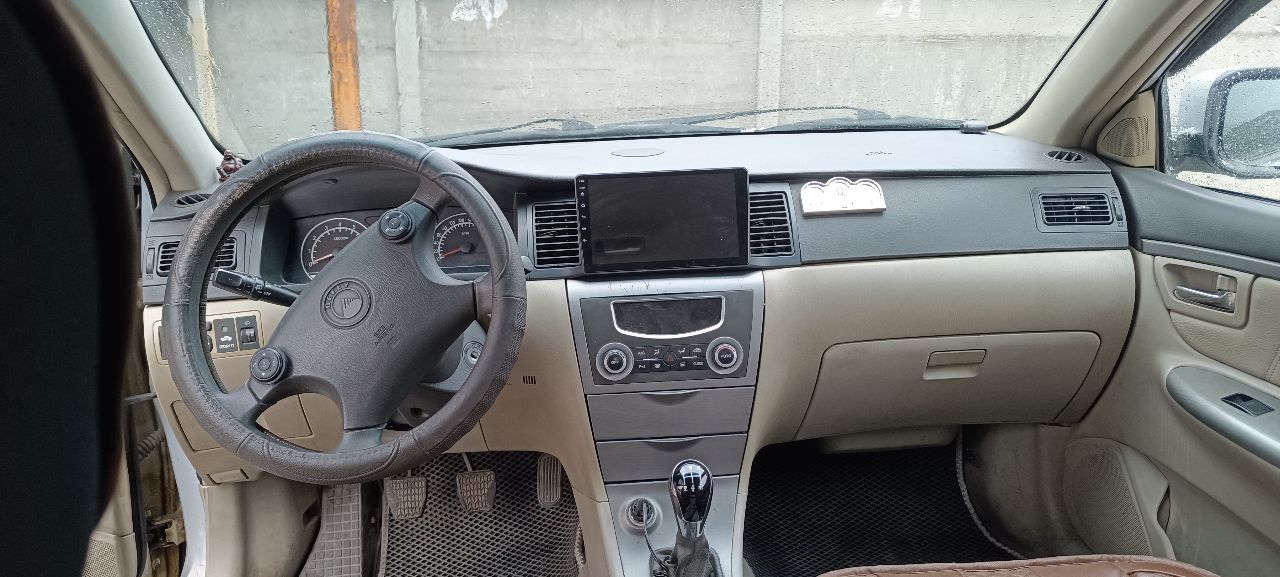 Продам geely maple sl 1.8 автомобиль 2011г, брался в салоне в 2012 года 1 хозяин. пробег 191 000 состояние кузова, есть небольшие дефекты пороги целые. по технической части нареканий нет, мотор работает плавно и ровно, коробка тоже работает мягко. подвеска в хорошем состоянии, не стучит, не гремит. максимальная комплектация. кондиционер, 2 подушки безопасности, abs, электрорегулеровка зеркал, литые диски r16 хорошая музыка. два комплекта резины на легкосплавных дисках. по недавним вложениям капитальный ремонт кондиционера, пербрана ходовая в августе остальные вопросы по телефону. +79493054979 или +79498152593 город енакиево. цена 780тыс₽ торг. - фотография - 6