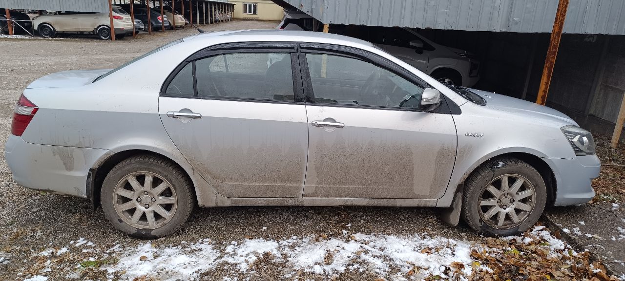 Продам geely maple sl 1.8 автомобиль 2011г, брался в салоне в 2012 года 1 хозяин. пробег 191 000 состояние кузова, есть небольшие дефекты пороги целые. по технической части нареканий нет, мотор работает плавно и ровно, коробка тоже работает мягко. подвеска в хорошем состоянии, не стучит, не гремит. максимальная комплектация. кондиционер, 2 подушки безопасности, abs, электрорегулеровка зеркал, литые диски r16 хорошая музыка. два комплекта резины на легкосплавных дисках. по недавним вложениям капитальный ремонт кондиционера, пербрана ходовая в августе остальные вопросы по телефону. +79493054979 или +79498152593 город енакиево. цена 780тыс₽ торг. - фотография - 2