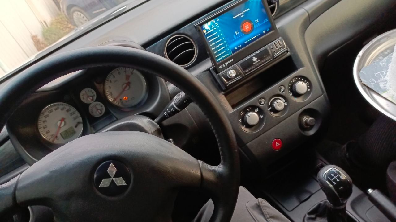 Mitsubishi outlander, 2003 г. пробег 350000, # мкпп, 2.0, 150 л. с. машина обслужена и готова к эксплуатации, на ходу и без проблем. вложений не требуется ! от собственника. продажа с переоформлением. +79592440668 - днр, лнр. 🇷🇺 машина в г. стаханов. рынок ромашка. - фотография - 4