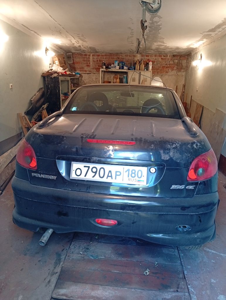 Продам пежо 206 сс, после дтп, 2003 г. в. 1.6 тел. цена 150000 +79493405607 - фотография - 4