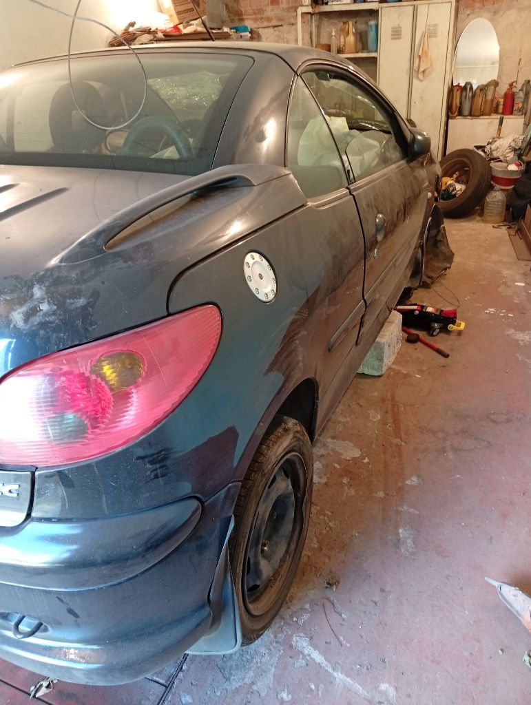 Продам пежо 206 сс, после дтп, 2003 г. в. 1.6 тел. цена 150000 +79493405607 - фотография - 3