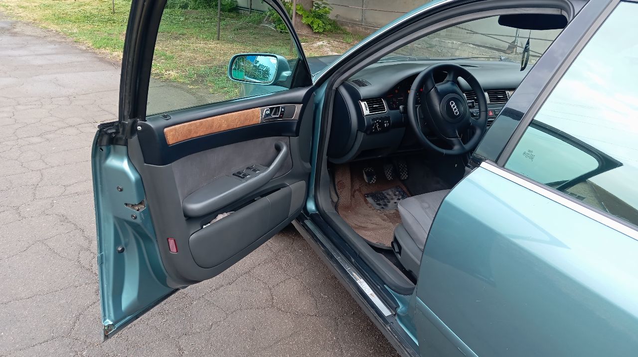 Продам или обменяю ауди а6 с5 2.5tdi мкпп 6ст кузов целый без гнили ходовка в порядке установлены новые передние рычаги климат работает заправлен переоформить без проблем. 500000₽ +79493435270 - фотография - 5