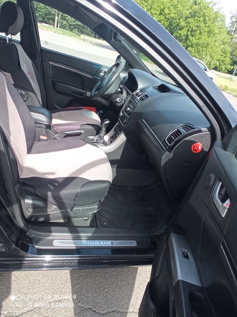 Продам джили эмгранд ес-7 2012г. в. пробег 75000 км. в отличном состоянии. цена 700000 руб. при покупке автомобиль был обработан мовилем и днище было покрыто антикоррозийным составом. хранился в сухом гараже, зимой не эксплуатировался. по кузову в очень хорошем состоянии, затрат не требует. двигатель работает тихо, расхода масла нет совсем от замены до замены. коробка передач работает без нареканий. ходовая ухожена, затрат не требует. салон в отличном состоянии. все вопросы по телефону или при осмотре. комплект зимних шин в подарок. тел. +7 949 735 30 98.макеевка днр - фотография - 6