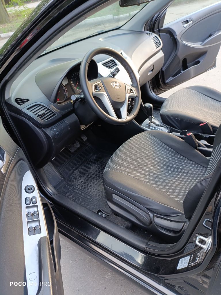 Продам хундай солярис в отличном состоянии. год выпуска 2015.машина обслужена, вложений не требует. не бита и не крашена. коробка автомат. родной пробег 186 тыс. км. собственник. .осмотр г. макеевка. тел +7949357595цена 950тыс. руб. торг. - фотография - 2