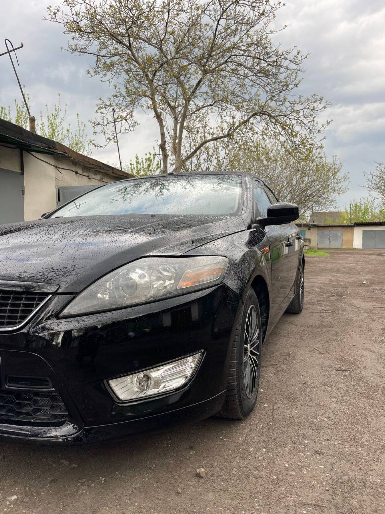 Продам ford mondeo iv(форд мондео 4) 2008г 2.0 турбо дизель на акпп, 143л. с. пробег 277т. км. расход 5-7л на 100км. на жирной комплектации: бесключевой доступ, бесключевой запуск адаптивный линзовый авто свет, с подсветкой поворотов, авто дождь салон комбинированный кожа-алькантара подогрев переднего, заднего ряда fordconvers+ круиз-контроль помощь при трогании в гору, при парковке, перед, зад парктроники, камера заднего вида, сигнал при приблежение к спереди идущему авто акпп с ручным управление и режимом спорт потолок и стойки перетянуты в черный замш установлен тесла монитор с хорошей музыкой, сим картой и навигацией. из заводских домов металлические накладки на педалях, подсветка ног. возможно что-то забыл, можно узнать полную комплектацию по вин. посмотреть можно донецк, макеевка, харцызск по договоренности. цена 830т. р. тел +79495800905 - фотография - 3