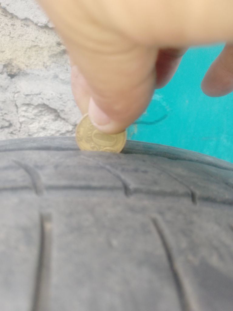 Диски с резиной зимней размер на 14 любой ваз цена20т руб званить +79493918856 и резина летняя на 14. firilli цена 10 т руб - фотография - 2