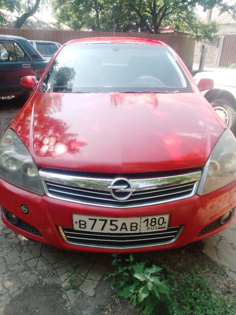 Продам опель астра аш 1.4,2007 год, на ходу не дымит не троит но плохо заводится цена 220тысяч, доне... - фотография
