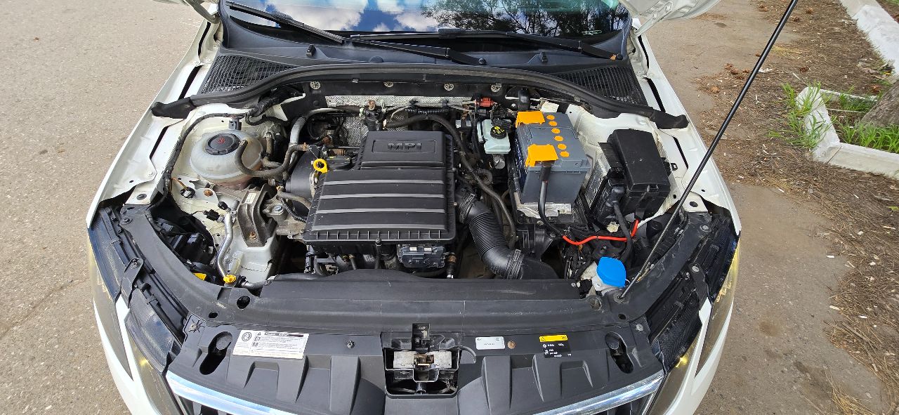 2017 год 148260 км skoda octavia а7 1.6 mt еврокар, газ/бензин авто в отличном состоянии, с большим ресурсом! полностью обслужена, никаких вложений не требует! я второй владелец. дтп не было, окрас весь родной. очень экономичный мотор, самая надёжная и без проблемная связка 1,6 и механика. установлено гбо! расход газа по трассе 7-7,5 литров, по городу 9,5-10,5 литров! не такси! стоимость любой поездки дешевле в два раза чем на обычном авто на бензине. бака газа (950 рублей) хватает в среднем на 350-400 км пути. мотор работает идеально, масло не берёт. ходовка без нареканий, эксплуатирую авто бережно, стиль езды спокойный, размеренный. салон чистый, аккуратная эксплуатация. шикарная комплектация: мультируль подогрев передних сидений автоматические складывающиеся зеркала при закрытии дверей на охрану зеркало заднего вида с затемнением подлокотник с регулировкой в четырёх направлениях! охлаждение бардачка двухзонный климат-контроль задние фары диодные, очень эффектно выглядят противотуманные передние фары в комплекте под сиденьем имеется зонт под водительским сиденьем дополнительный потайной отсек (для бумажника удобно) практичный, приятный салон новые коврики еva на лобовом стекле наклеена атермальная плёнка 3м. в просторном багажнике размещена докатка. практически не занимает места. в комплекте два ключа установлен новый аккумулятор машина собрана на еврокаре, покупалась в запорожье в 2019 году. авто с такой комплектацией и материалами в рф нет. новому хозяину достанется два комплекта колёс. летние – европейский мишлен на литых дисках, зимние кумхо если вам нужен стильный, красивый, надёжный и практичный автомобиль – партнёр на все случаи жизни от отпуска до переезда, который экономит, а значит зарабатывает вам деньги, то эта шкода октавия для вас! 1 490 000 руб. торг +7949-580-15-00 - фотография - 18