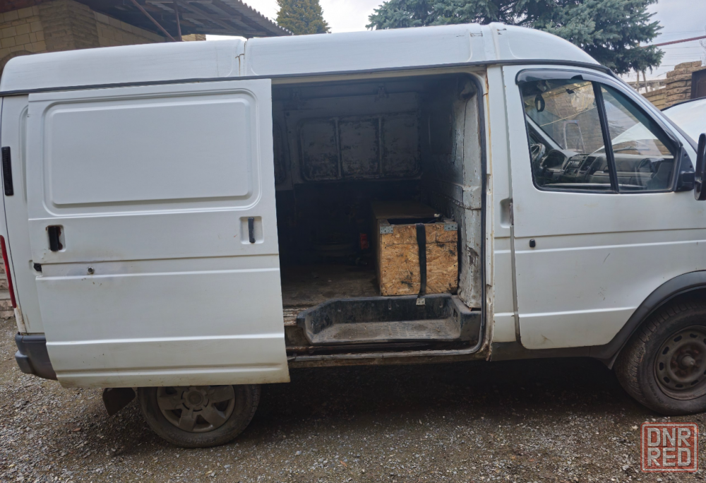 Продам gaz соболь (2752) фургон, не гнилой, новые: кпп, аккумулятор, карбюратор, гидроусилитель, эле... - фотография