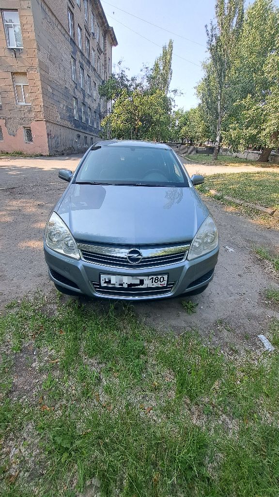 Opel astra h 2007 1.6 механика пробег 160.000км авто владею больше 2-х лет. мотор надёжный z16xer без теплообменника. есть мелкие коцки по кузову в силу возраста. хорошие кожаные чехлы. климат контроль, 2 стеклоподьемника, подогрев сидений, электрорегулировка фар и зеркал, подогрев стекол и зеркал, сигнализация. aux, cd, bluetooth. два комплекта колёс и дисков. полное переоформление. ориентировочно донецк. цена: 650.000 руб. торг имеется +79493733842 (если не дозвонились пишите в тг) - фотография - 2