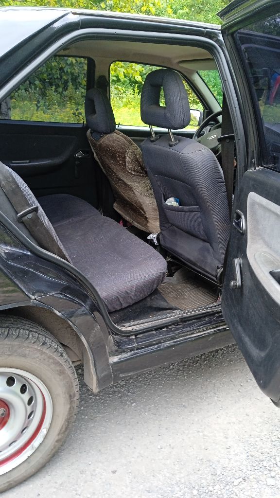 Продам cherri amulet 2008 год 99000 пробег новый радиатор, стартер, полный комплект грм, ролики, ремни, натяжители, новый насос гидроусилителя 11 лет в одних руках в донецке! варить, красить не надо все родное кузов обработан увеличен клиренс обогрев сидений кондиционер абс 2 комлпекта резины (зима, лето) на дисках в отличном состоянии новый газ 250 000 рублей, торг у капота желательно поменять диск сцепления (куплен, в наличии, осталось поменять) +79493672373 елена - фотография - 6